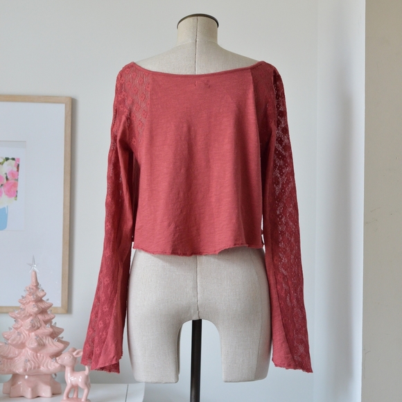 coral long sleeve flowy cropped hem top with lace sleeves, small - Picture 8 of 11